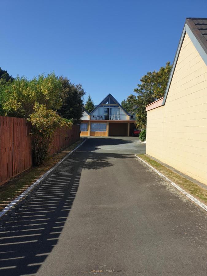 Milton Chalet Motel Нелсън Екстериор снимка